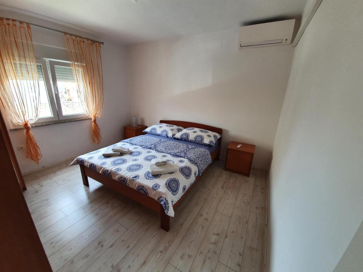 Apartmani Bozic-Tokic Veglia Exterior foto