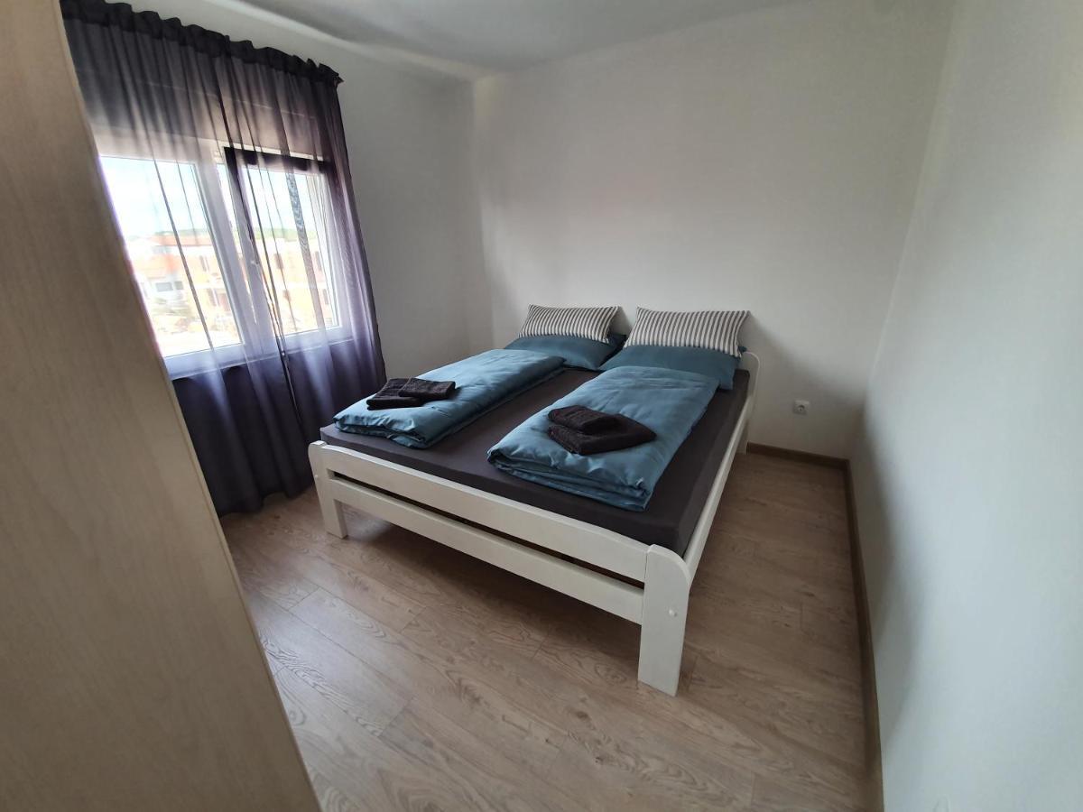 Apartmani Bozic-Tokic Veglia Exterior foto