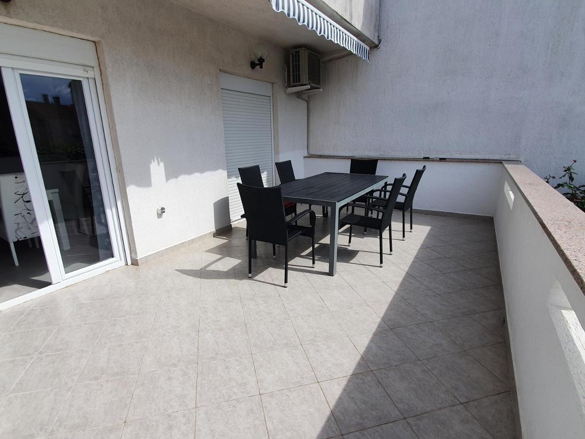 Apartmani Bozic-Tokic Veglia Exterior foto